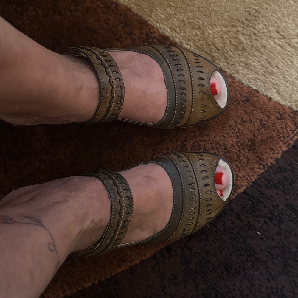 Women’s slide on casual sandals